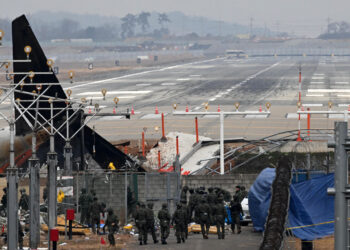 국토부 “8시 59분 조종사 조류충돌로 비상선언…처음이자 유일”