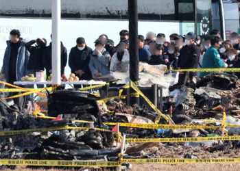 “못 보내” 활주로엔 통곡만… 가장 슬픈 새해 첫날