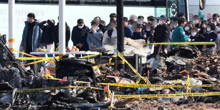 “못 보내” 활주로엔 통곡만… 가장 슬픈 새해 첫날