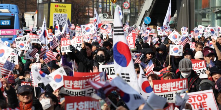 野 “내란수괴 윤석열 즉각 체포” 與 “이재명 2심 판결 신속히”