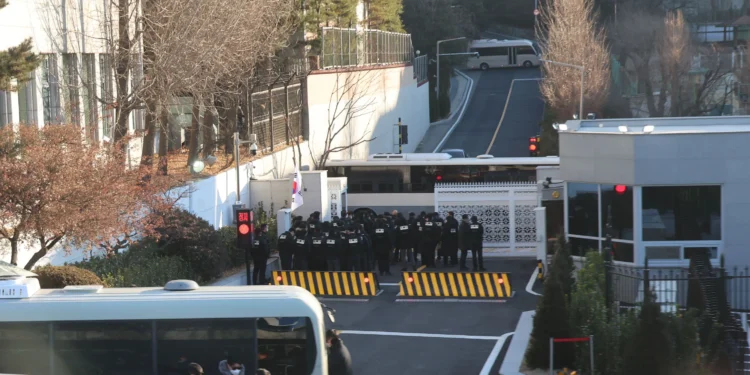 “경호처 균열 시작…尹체포 시간 문제” 野에 권성동 “속도전 혈안, 국정 혼란 가중”