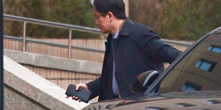 경찰 ‘법적 결함’ 지적에…공수처, ‘尹체포 경찰에 일임’ 사실상 철회