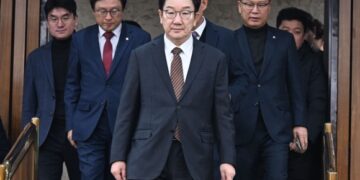 관저 앞 與의원들 “불법 막으러 간 것”… 영장 재집행 전망에 고심