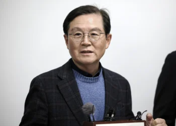 尹 측 “민주당 ‘카톡 검열’이 내란…국민들 입 틀어막겠다는 협박”