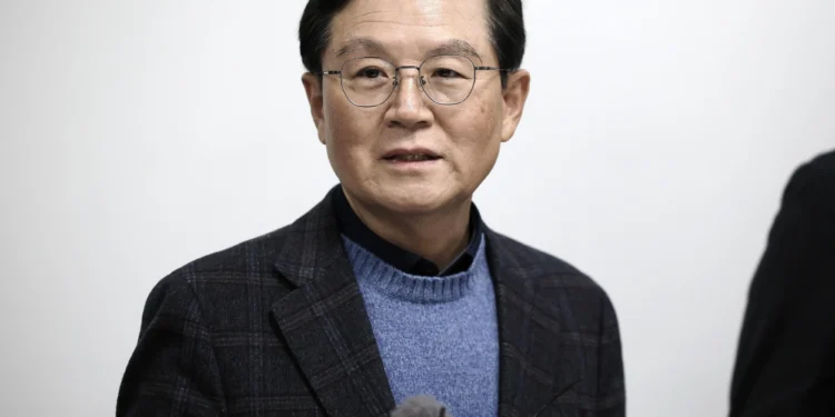 尹 측 “민주당 ‘카톡 검열’이 내란…국민들 입 틀어막겠다는 협박”