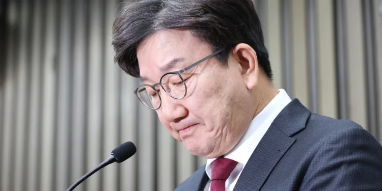 “대통령은 오랜 친구” 울먹였는데…“尹, 권성동을 ‘부하’로 생각”