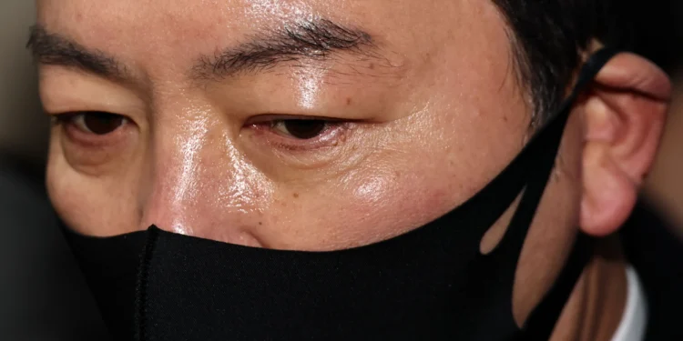 [속보] 김성훈 경호차장, 수갑 찬 채로 2차 소환… 취재진엔 ‘묵묵부답’