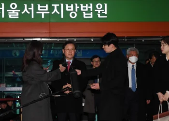 윤석열 대통령 구속영장심사 종료… 尹 측 “대통령, 법리 성실하게 설명하고 답변”