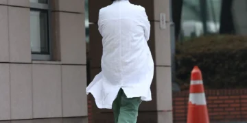 [단독] 복귀한 의료진 조롱 ‘감사한 의사’, 전공의 등 2974명 개인정보 유출