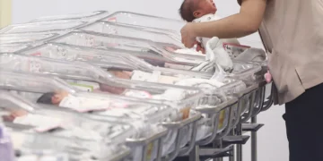 “아이 낳은 직원에 최대 1억”…저출생에 ‘파격 출산장려책’