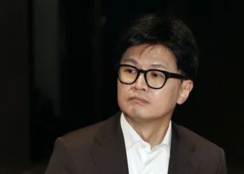 ‘베스트셀러’ 된 한동훈 책…“계엄 날 ‘죽을 수 있다, 피신하라’고”