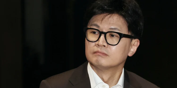 ‘베스트셀러’ 된 한동훈 책…“계엄 날 ‘죽을 수 있다, 피신하라’고”