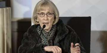 “한국처럼 남자가 집안일 덜하면 출산율 낮아” 노벨상 수상자의 경고