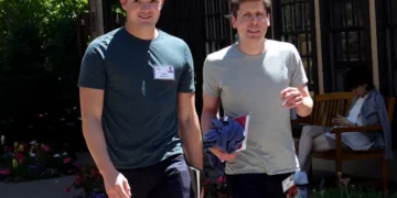 동성 부부 샘 올트먼, 40세에 아빠 됐다