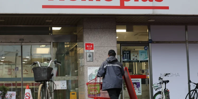 [속보] 김병주 MBK 회장 “개인 자금으로 홈플러스 소상공인 결제대금 지원”