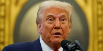 열받은 트럼프 “푸틴, 휴전 안 하면 러 원유에 2차 관세 부과”