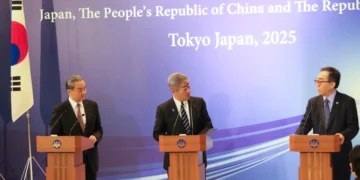 한중일 외교장관 “한반도 평화·안정이 3국 공동 이익”