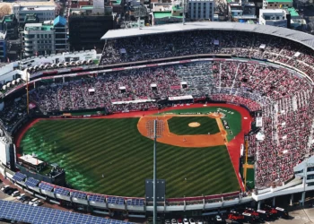 분노한 아구팬들 “선선예매권 없으면 ‘하나님석’”