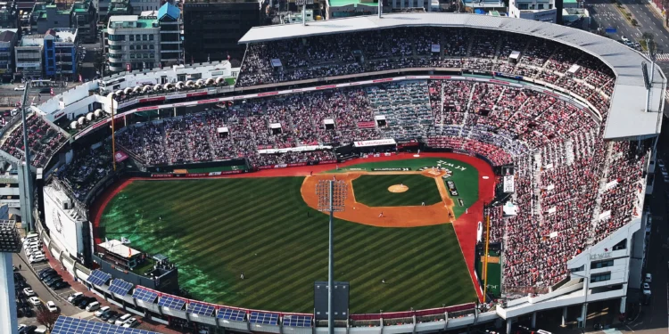 분노한 아구팬들 “선선예매권 없으면 ‘하나님석’”