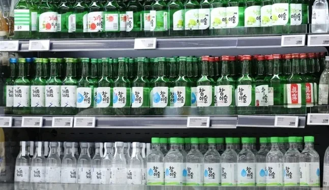 “술값 내렸다”…주머니 사정에 술꾼들 발길 끊자 식당들 ‘눈물의 할인’