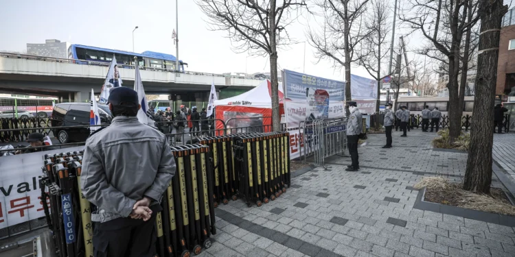 한남 관저 인근 한강진역 오전 9시부터 무정차 통과