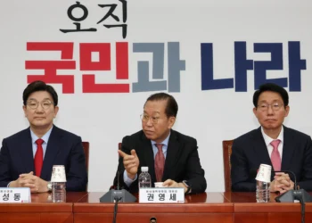 尹, 국민의힘 지도부 만나 “당 중심 대선 준비 잘해서 꼭 승리하길”