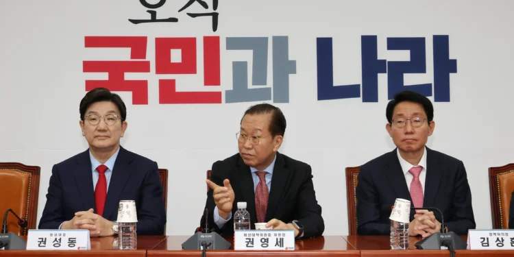 尹, 국민의힘 지도부 만나 “당 중심 대선 준비 잘해서 꼭 승리하길”