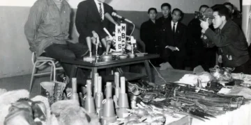 “박정희 모가지 따러 왔시요”…   청와대 습격한 北 무장공비