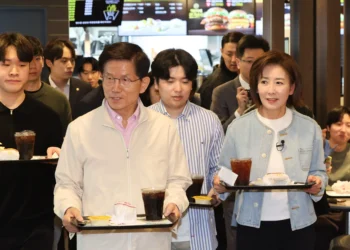 김문수-나경원, 햄버거 회동…“다른 후보 누구와도 협력할 것”