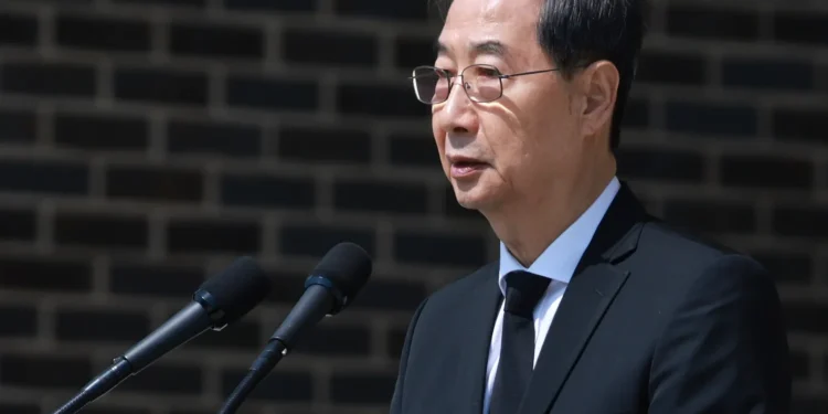 민주 ‘한덕수 사퇴’ 압박…“파렴치한 ‘출마 간보기’”