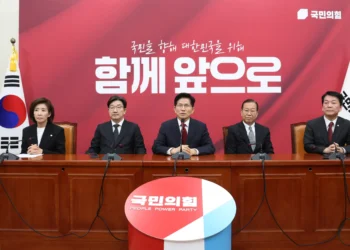 주도권 쥐려는 金, 속도전 원하는 지도부… ‘韓과 단일화’ 온도차