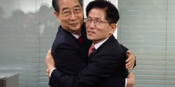 한덕수 만난 김문수 “사부님으로 모시겠다” 선대위원장 제안