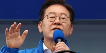 이재명 “국민의힘, 尹 제명했어야…탈당은 정치적 진술”