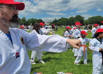 백악관 앞 2000명 “태권”… 한미동맹 다졌다