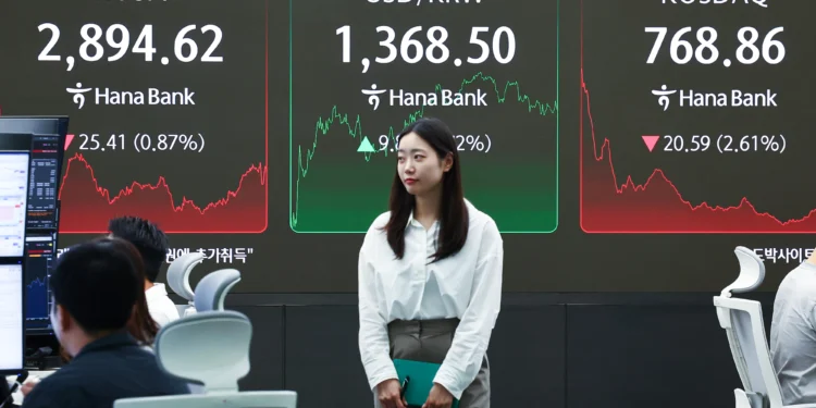 ‘중동 리스크’ 잘 나가던 코스피, 8거래일 만에 하락 전환…외국인 ‘사자’는 지속