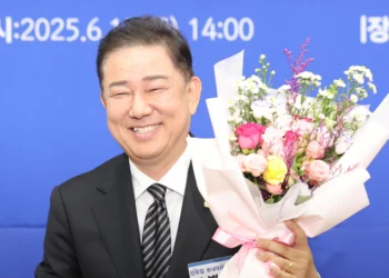 與 신임 원내대표에 김병기…“이재명 정부 성공 위해 분골쇄신”