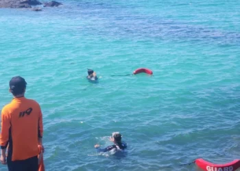 함덕해수욕장서 물놀이 하던 10대 사망…중문서도 2명 물에 빠져 구조