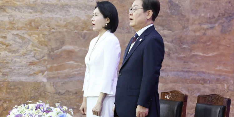 “소년공 친구들”…장남 결혼식에 초대한 李대통령, 목 메어 말 못 잇기도