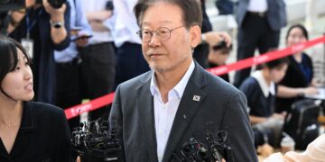 李대통령 ‘대북송금’ 재판 연기… 사법리스크 끝났다