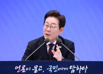 李대통령 “검찰개혁은 자업자득…추석 전까지 얼개 만들 수 있어”