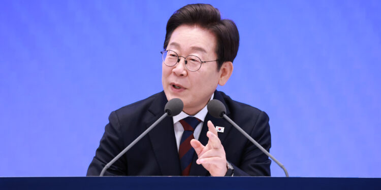 李대통령 “검찰개혁은 자업자득…추석 전까지 얼개 만들 수 있어”