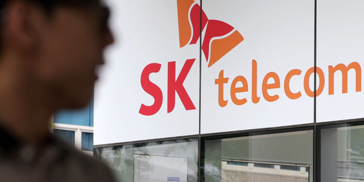 SKT, 1조원대 고객 보상·정보보호 대책 마련…“위약금 면제 수용”(종합)