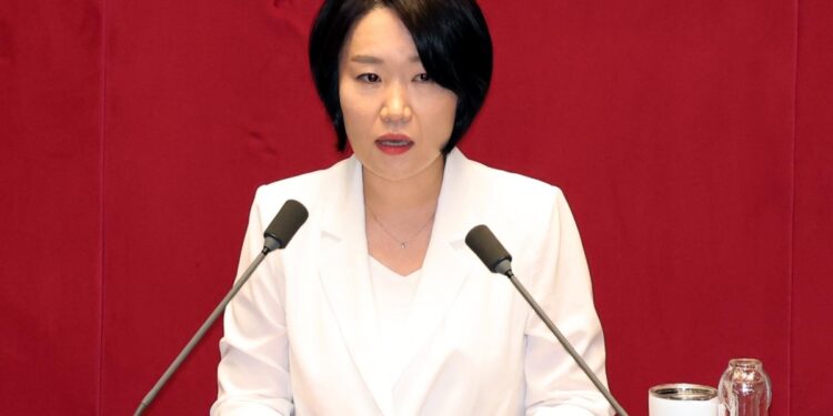 이소영 “尹, 아파서 못 나와?…李대통령은 칼 맞고도 재판 나왔다”