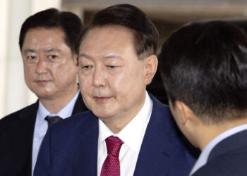 尹 특검조사, 9시간30분 만인 오후 6시34분 종료…조서 열람 중