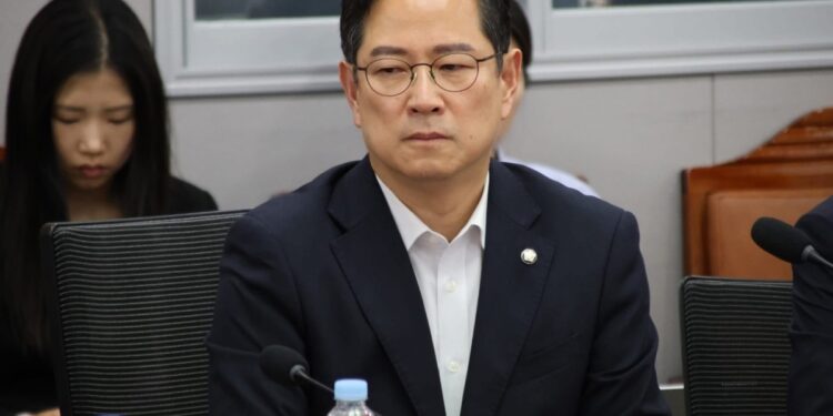 “부산은 25만원 필요없다” 논란 증폭…조경태 “서민 배려해야” 쓴소리