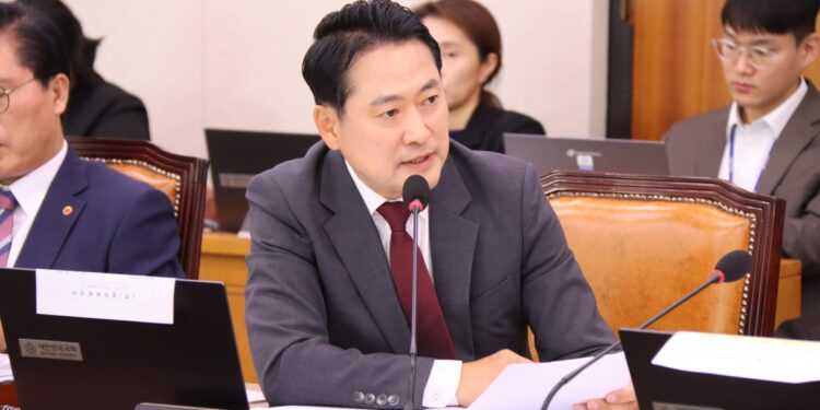 장동혁 “당 대표 출마 고민 중…107명 모두 전사 만들어야”