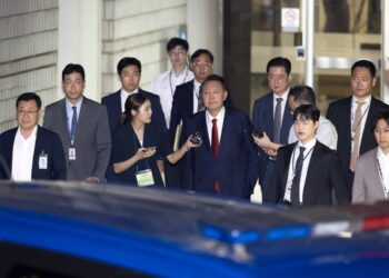 내란특검, 尹 14일 출석요구.. 채해병특검은 尹 휴대전화 확보