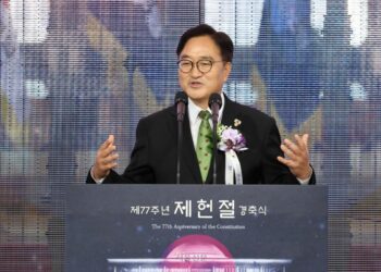 우원식 “최소 수준의 개헌으로 첫발…단계적·연속적 개헌 시작”