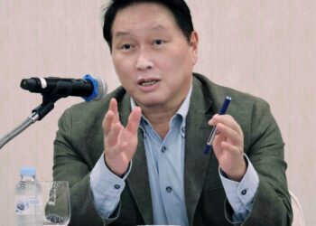 최태원 회장 “韓 제조업 ‘노화 단계’… AI 통해 재건 못 하면 10년 내 퇴출”