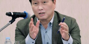 최태원 회장 “韓 제조업 ‘노화 단계’… AI 통해 재건 못 하면 10년 내 퇴출”